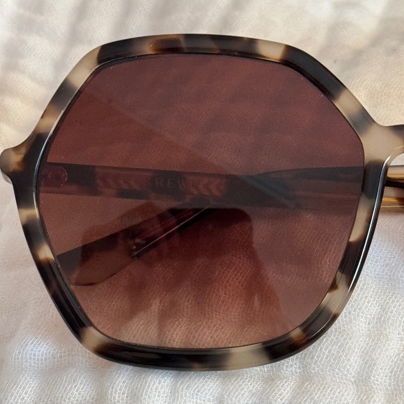 KREWE Jackie malt multi sunglasses black white new main image 7
